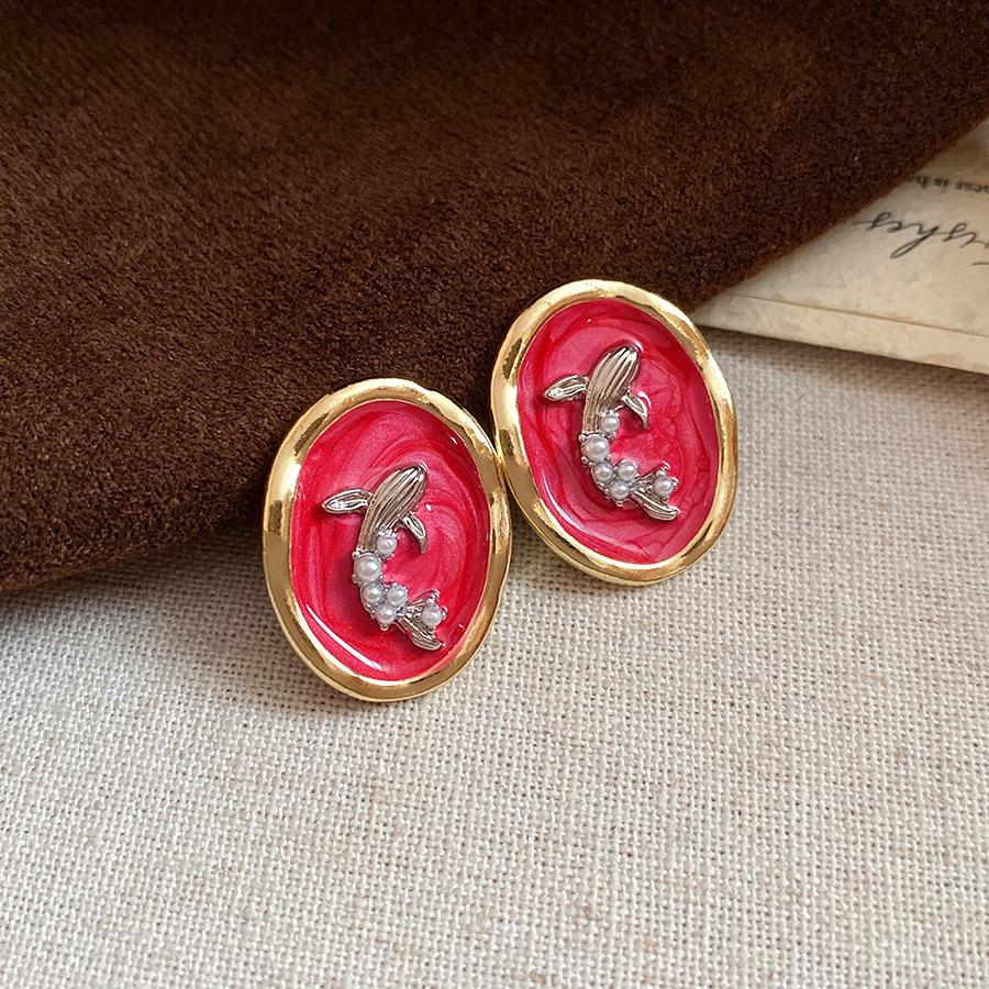 

Silver needle oval goldfish pearl earrings retro court style temperament versatile earrings light luxury high-end earrings women