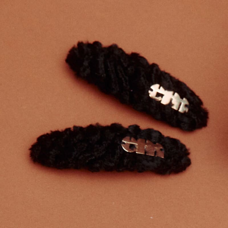 Elizabeth Moments Oval Furry Velvet Hair Pin
