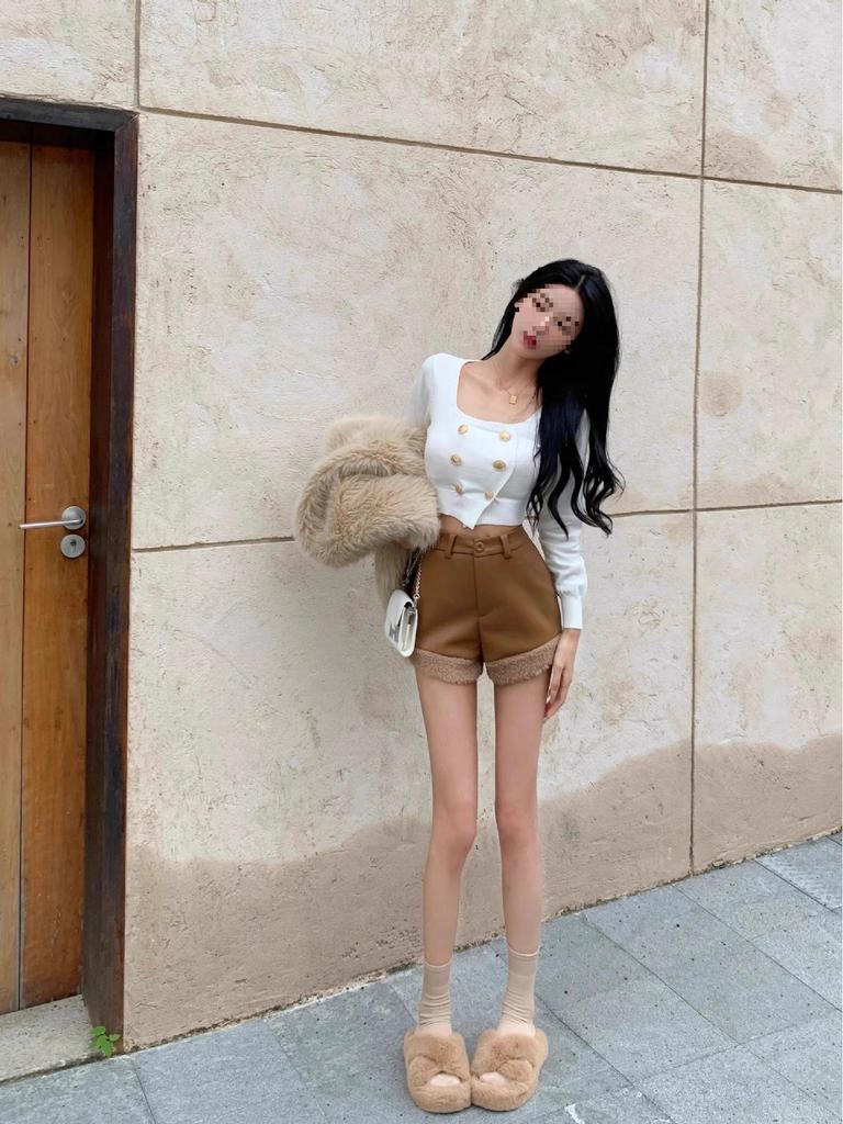 Women's Coffee Ruffled Winter Lamb Wool High-Waist Wide-Leg Retro Booty Shorts