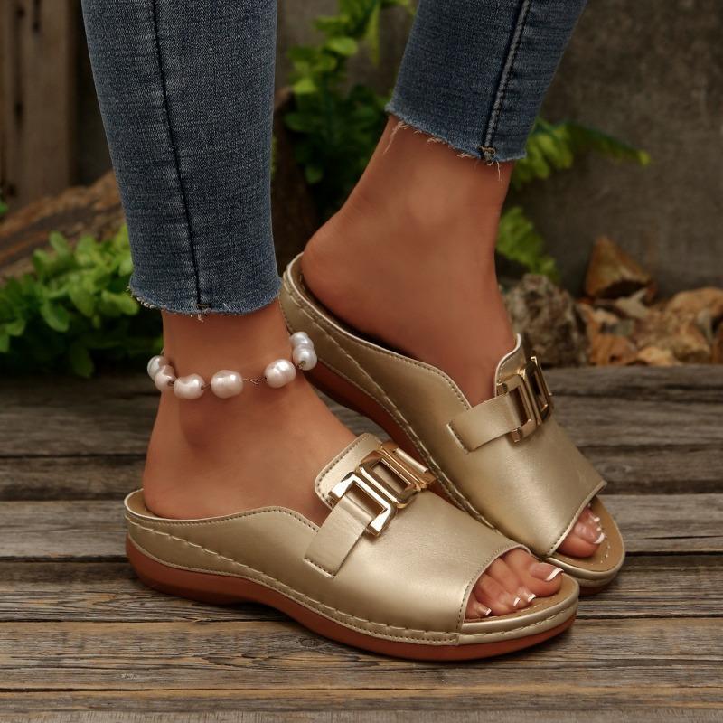 Slope heel platform slippers women's new large size casual fashion simple metal buckle fish mouth sandals