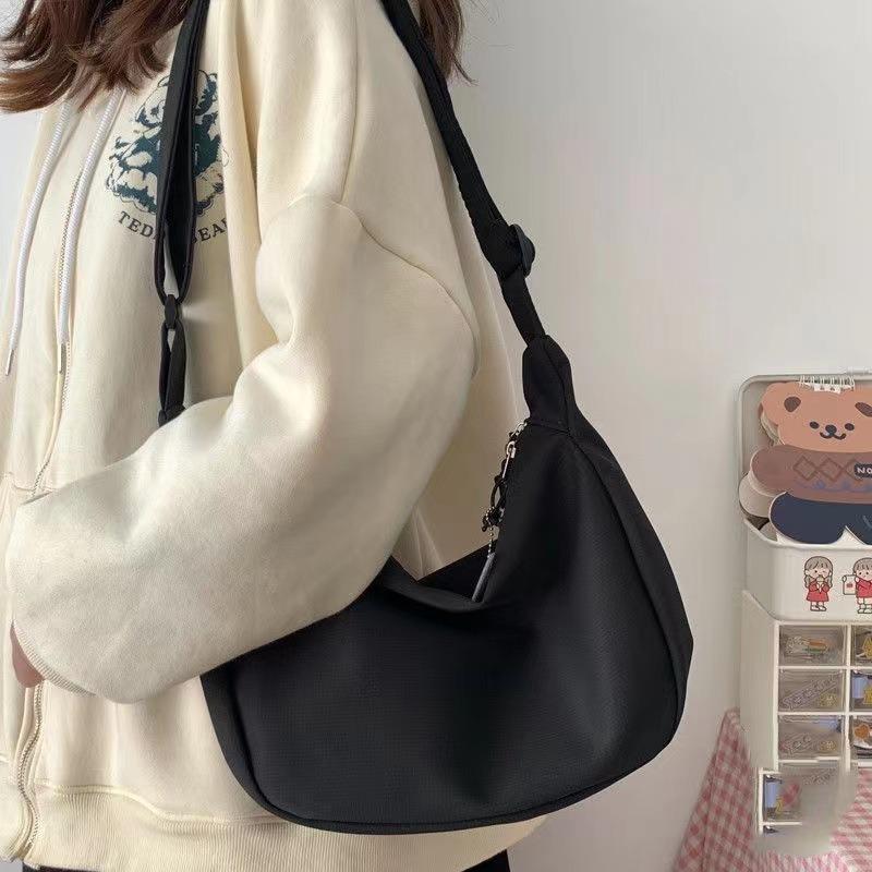Stylish, simple and versatile, daily trend candy color, new women's shoulder messenger bag