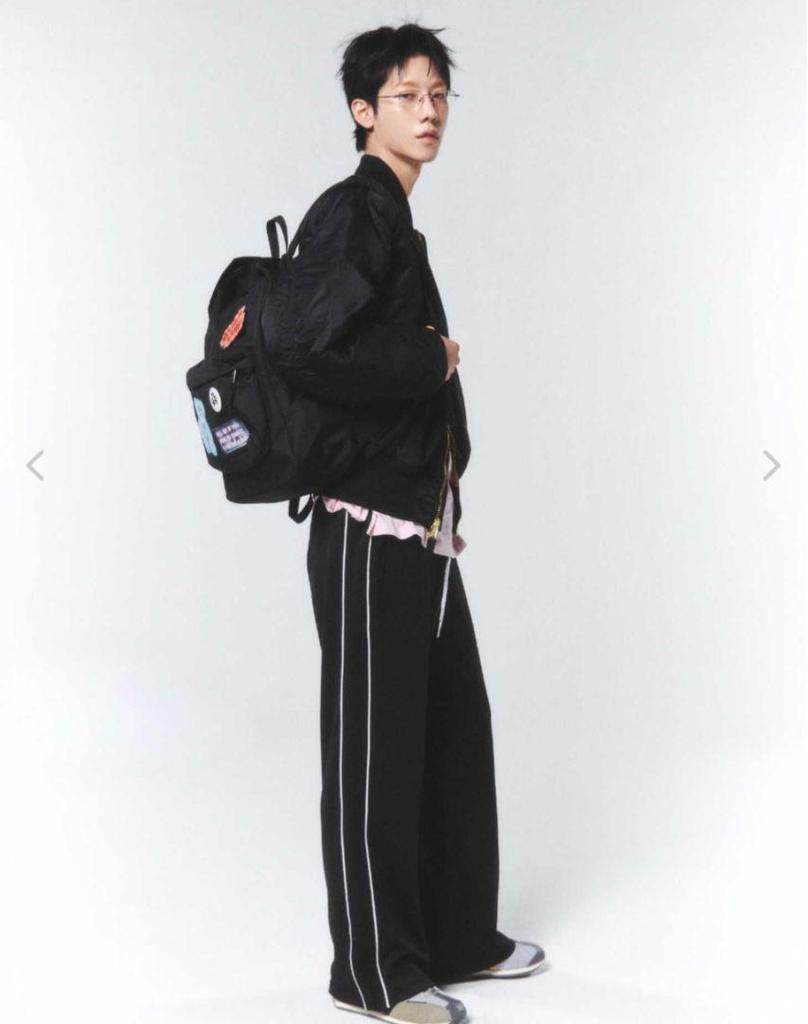 [USED] LE SSERAFIM HYPEDROP Track Pants, Size L