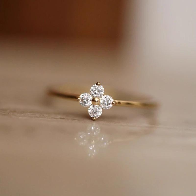 

Тонкое кольцо из стерлингового серебра S925 с клевером и цирконием, женское изысканное нишевое кольцо с высоким темпераментом, дикое серебряное кольцо 7