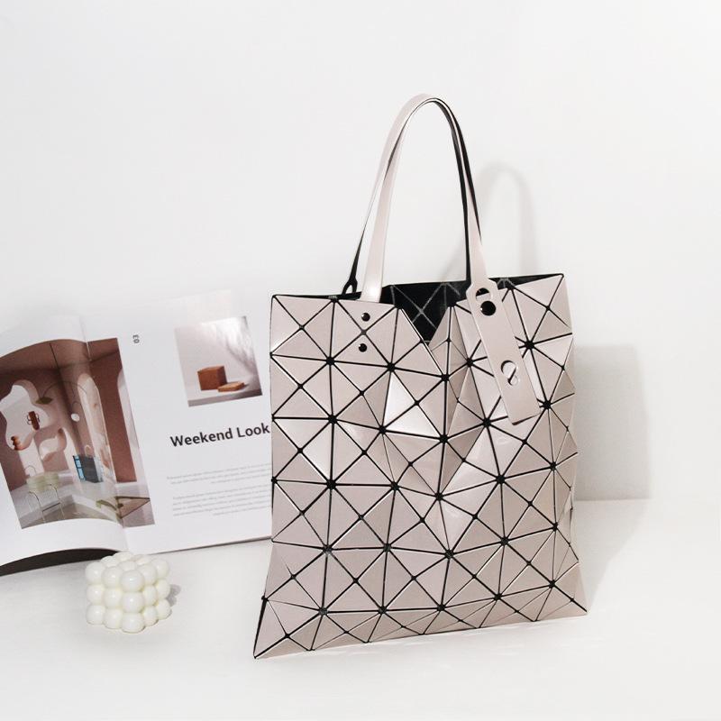Diamond Geometric Tote: 2024 Fashionable Large-Capacity Shoulder Bag for Women