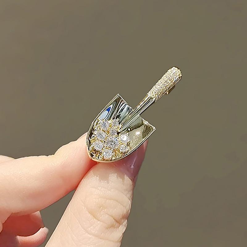 2Pcs Women Girls Elegant Gold Color Crystal Shovel Brooches Pins Classic Small Size Creative Badges Corsage Party Wedding Buckle