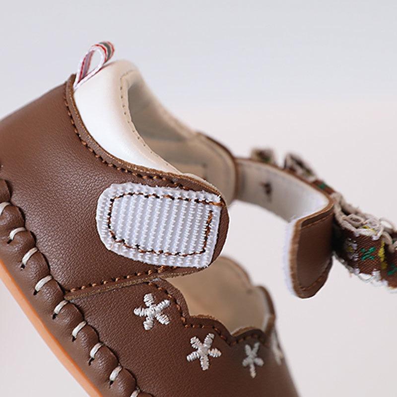 Baby Girl Walking Shoes for 0-1 Year Old, Soft-Soled Infant Shoes, Versatile Spring/Autumn Leather Shoes.