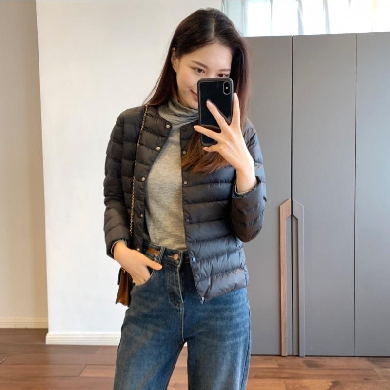 Stacked inside and outside, wearing white goose down jacket, round neck light down jacket, inner tank, women's short coat autumn