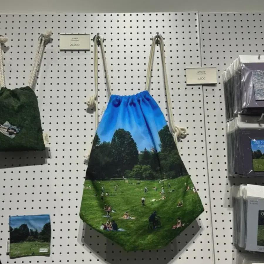 

Lee Kyung-joon Photo Exhibition Merchandise Luggage Bag