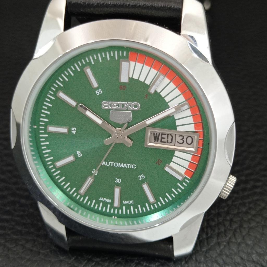 VINTAGE REFURBISHED SEIKO 5 AUTOMATIC JAPAN MENS GREEN DIAL WATCH a445407-1