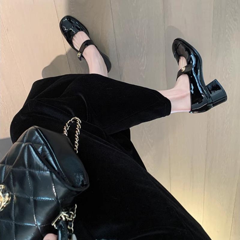 

Xiaoxiangfeng Mary Jane shoes women s French one-word buckle spring flat-soled single shoes light mouth thick heel small leather shoes loafers women 40