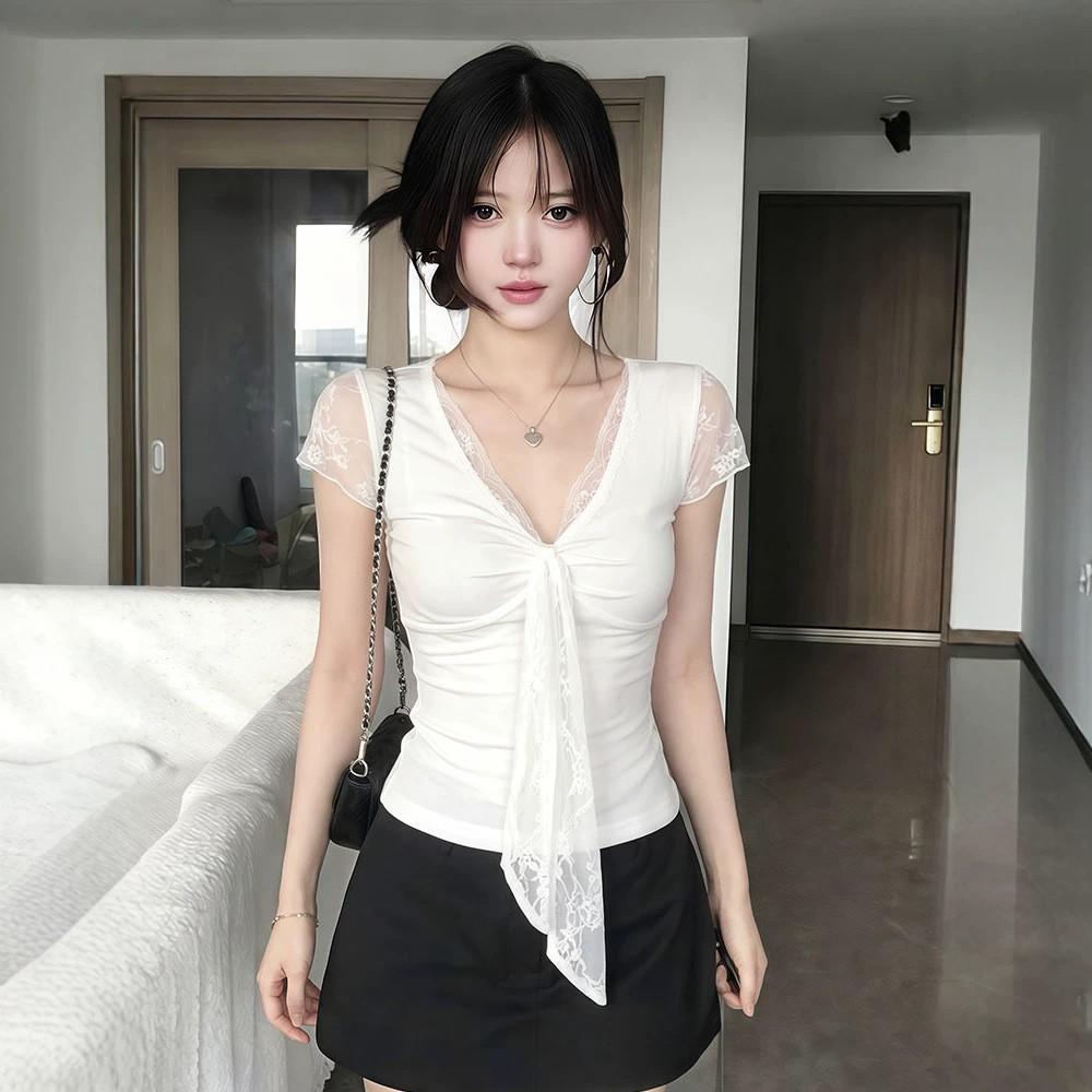 White V-neck lace splicing short-sleeved t-shirt for women's summer pure desire to slim and thin, unique, beautiful and beautiful, and trendy tops