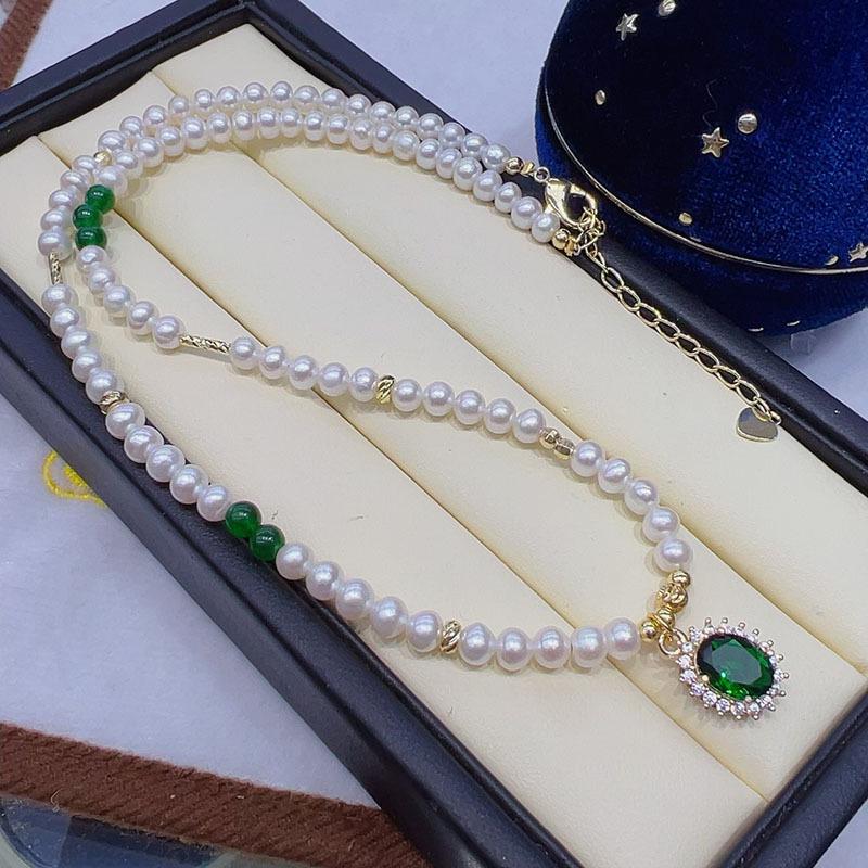 Mother's Day: Simple & Stylish White Pearl Necklace & Bracelet Set