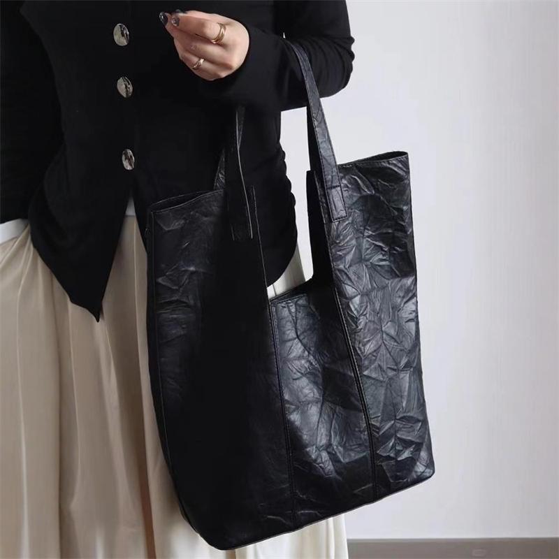 Women's Winter Tote Bag Vintage Fashion Large Capacity Premium Underarm Bag Niche Design Bucket Handbags