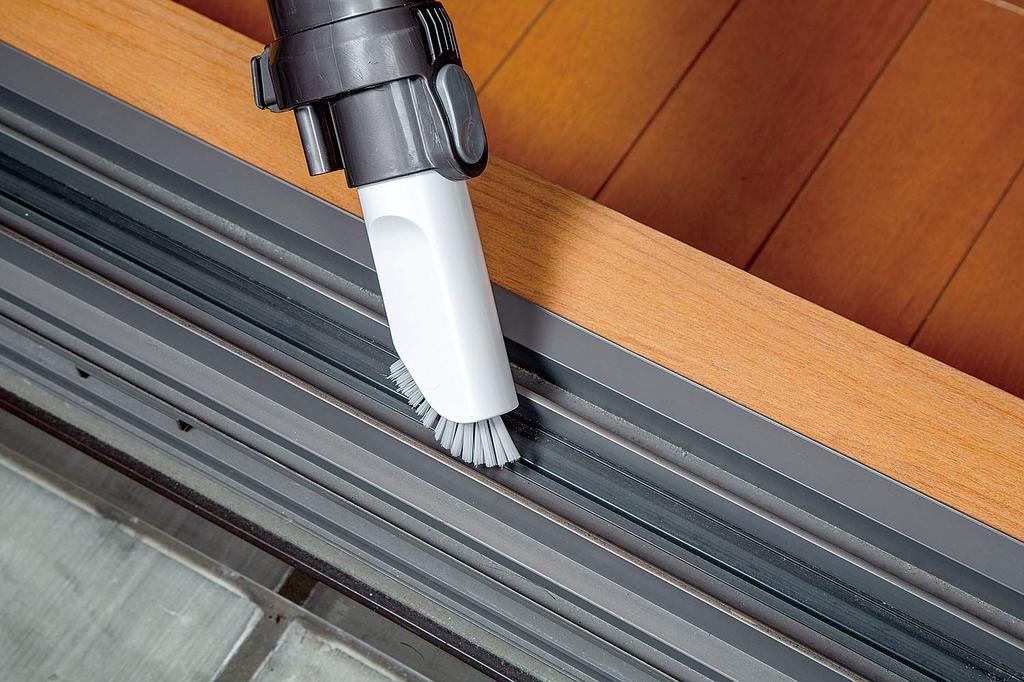 Mameita Nozzle 4cm W x D x W x D x for Vacuum For Removing Troublesome Set of Made in Brush, White, Body 3.4cm 13.4cm H, Adapter 4.4cm 4.4cm 11.5cm