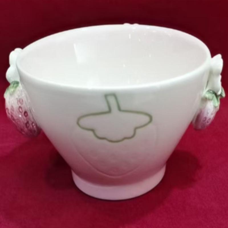 Strawberry three-dimensional relief ceramic tableware, rice bowls, soup plates, dumpling plates, salad bowls and pastry plates