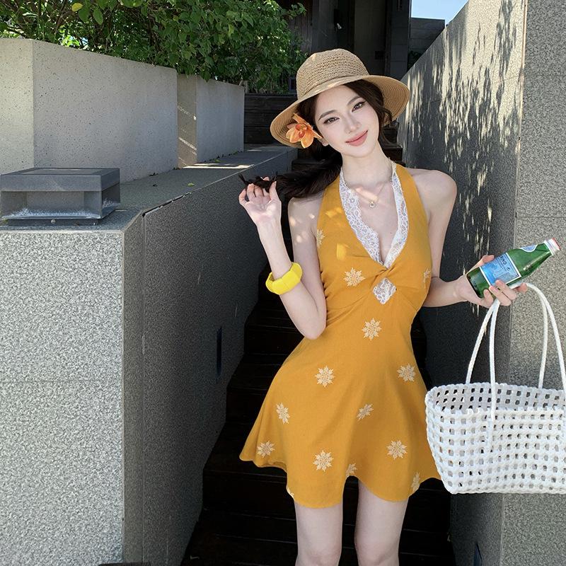 Embroidered yellow lace twist V-neck vacation skirt neck halter dress real shot S