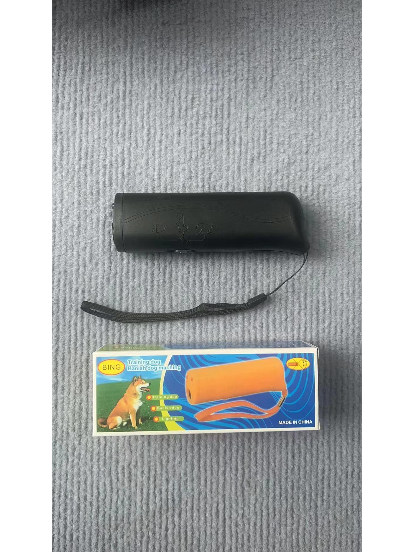 Светодиодный ультразвуковой двухголовый дрессировочный прибор для собак - портативный уличный стопор и отпугиватель лая Single Head Black