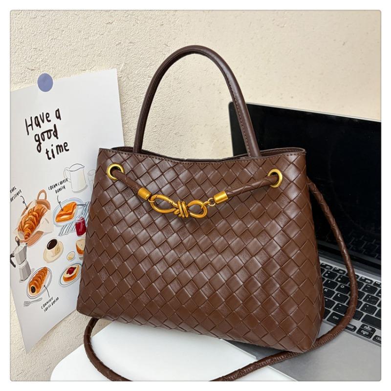 Nouveau mode décontracté tissage simple grande capacité couleur unie texture populaire messenger bandoulière sac à main femmes