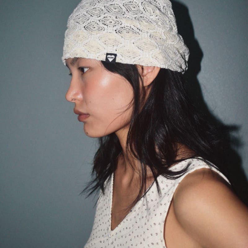 

usite REWIND SLOW HAT, IVORY lace beanie FREE