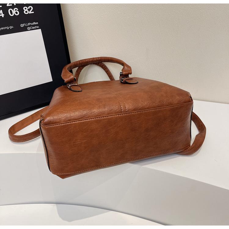 European and American Retro Shoulder Messenger Bag