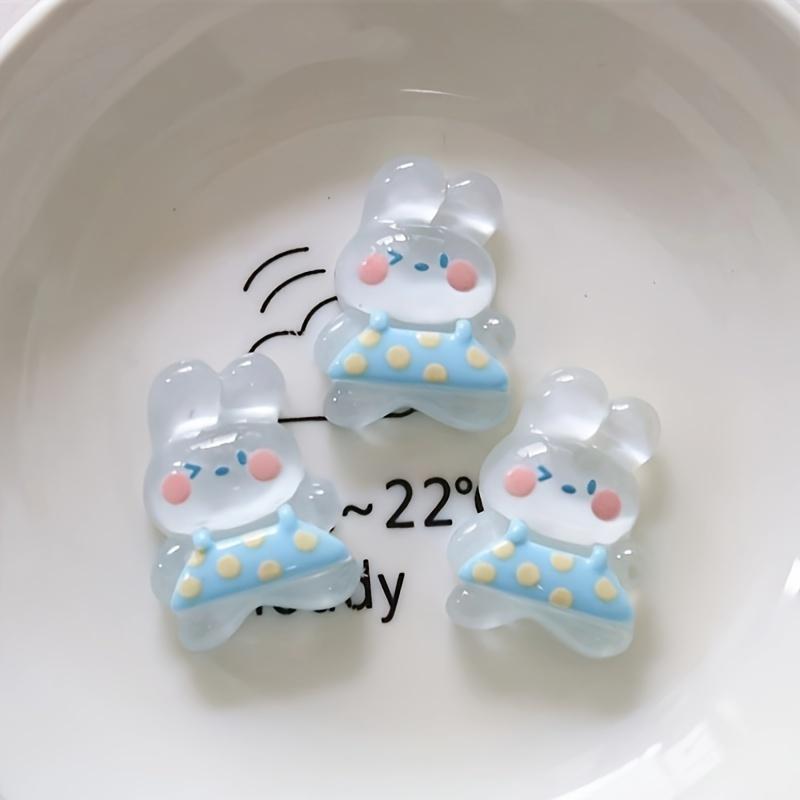 5pcs Random Cute Cartoon Transparent Small Animals Fridge Magnets Little Rabbits Kittens and Bears Shaped DIY Resin Accessories