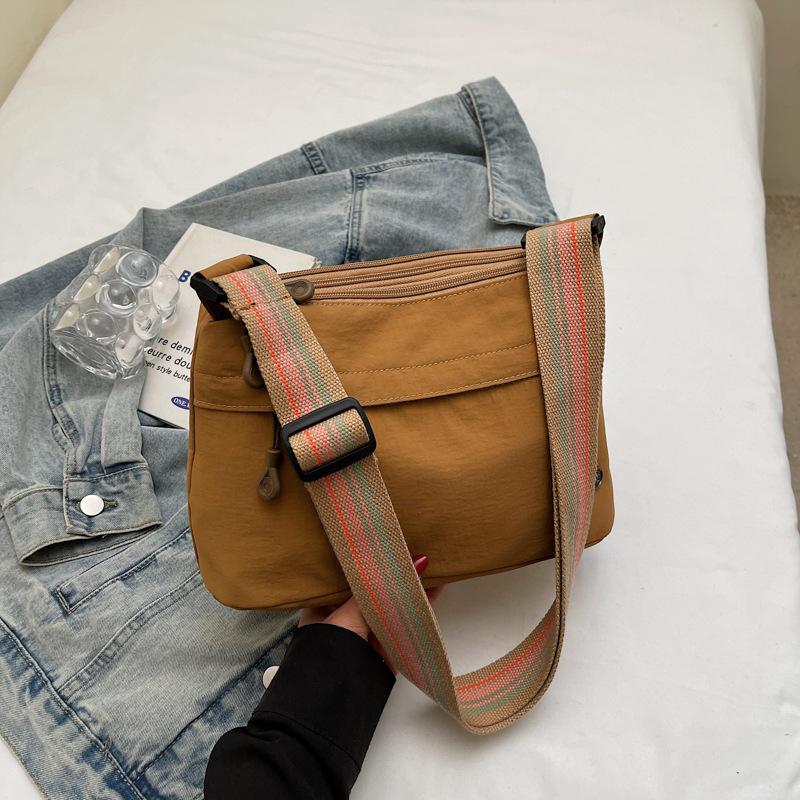 

Crossbody bag women s casual large-capacity shoulder bag commuting versatile nylon women s bag lightweight travel small satchel хаки