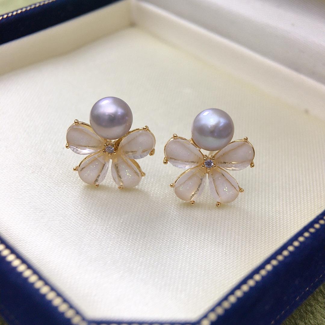 

Zhuji Freshwater Pearl Flower Stud Earrings with S925 Sterling Silver Needle серый