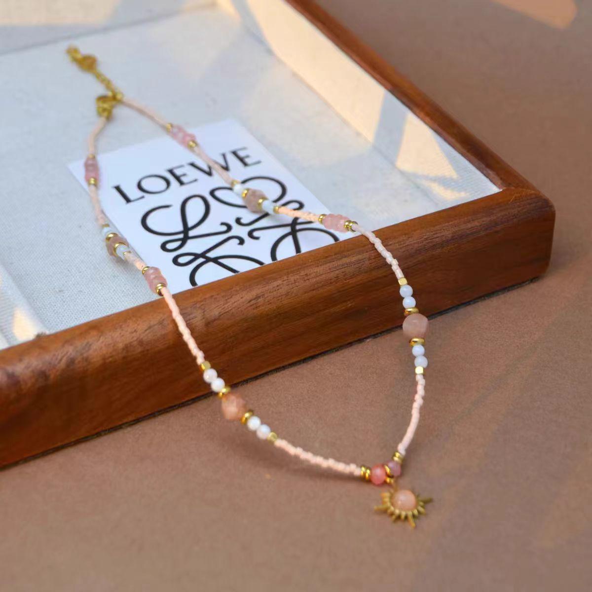 

2024 Розовый Родохрозит Натуральный Камень Ожерелье на Ключицу - Универсальный Весенний Бисероплетеный Чокер для Женщин розовый