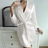 Robe de nuit en satin uni à manches longues et col en V avec ceinture pour femme