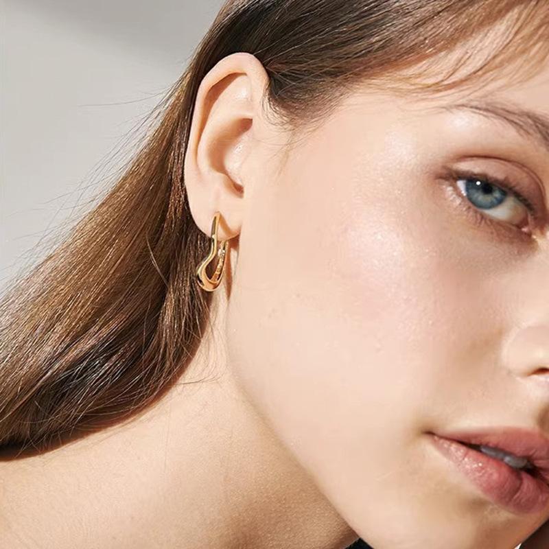 Femininity Simple Geometric Metal Glossy Twist Earrings Plain Ring C-Ear Jewelry