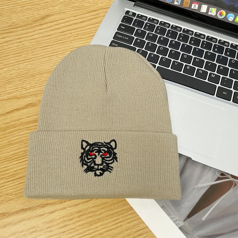 Embroidered butterfly knitted hat women's warm cold hat big head circumference ear protection pullover hat versatile bag head wool hat