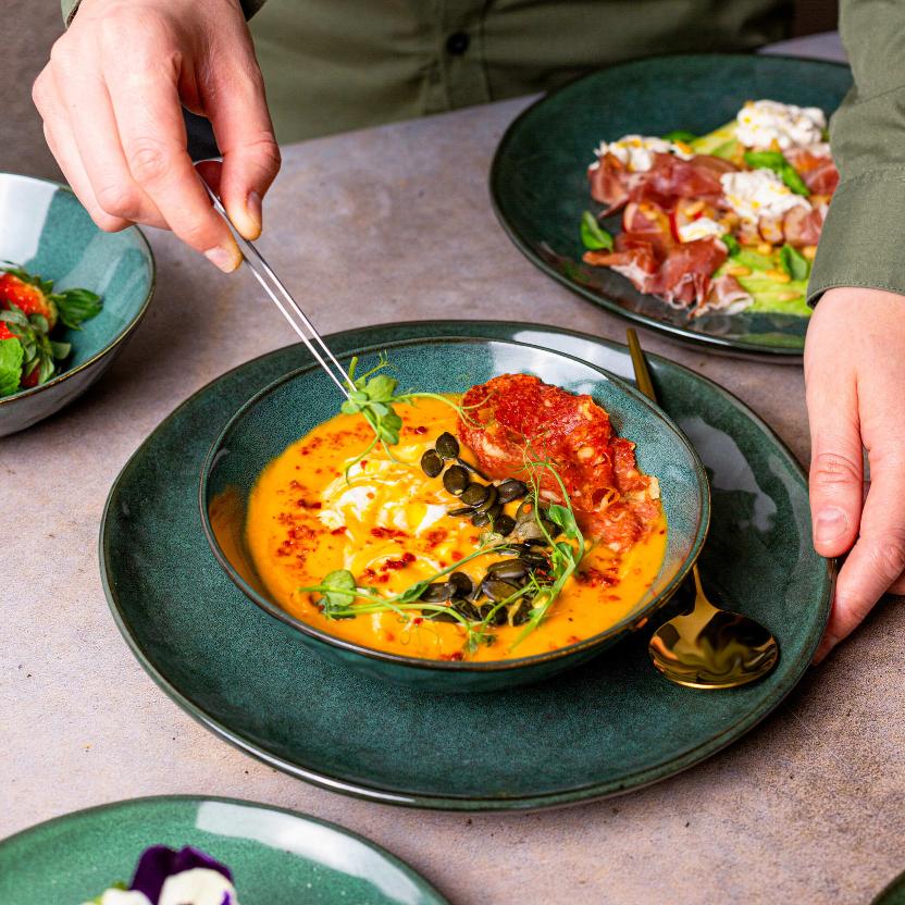Uminami Green Dinner Service for 12 People 36 Pcs. Modern Set of Plates for the Dishwasher