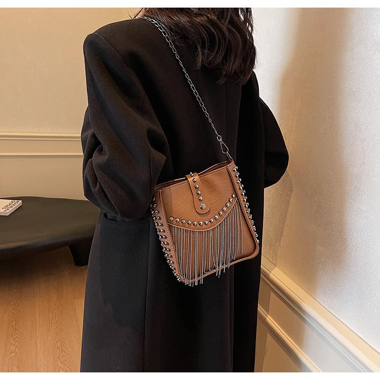 Fashion Pioneer! New Bucket Bag, European and American Locomotive Wind Is Coming