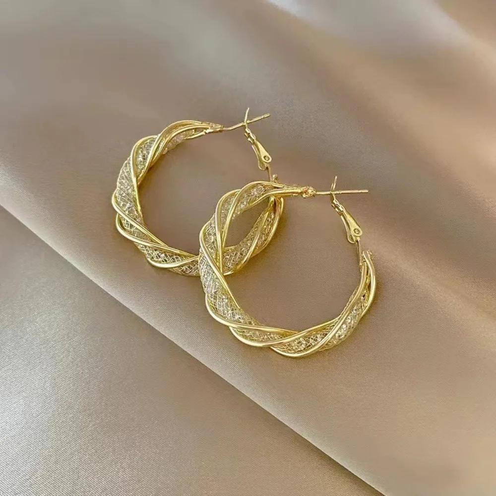 Vintage Gold Mobius Twisted Hoop Earrings Hollow Mesh Design Rhinestone Shiny Elegant Women Fashion Jewelry