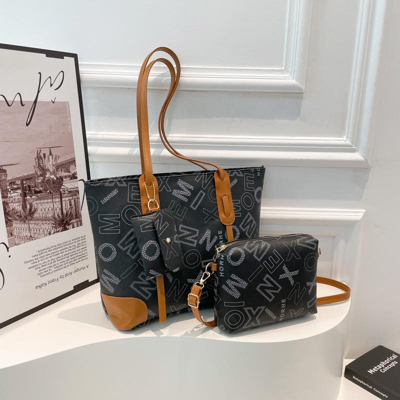 

Fashion retro foreign style large capacity spring new tote bag women s personality casual light commuter shoulder bag чёрный