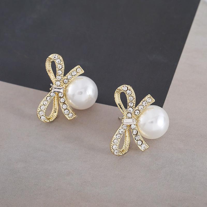 Top-Selling Faux Pearl Bow Stud Earrings for Women - Fashionable, Versatile, Sweet Style