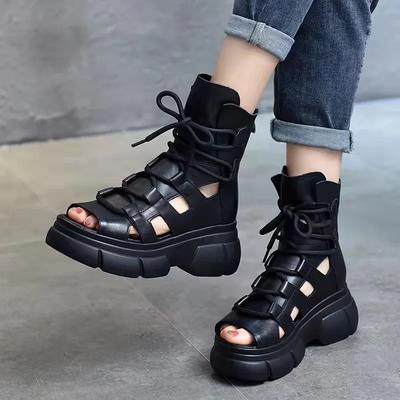 2025 Neue Sommer Schwarze Damen PU Leder Sandalen Coole Stiefeletten Plateau Schuhe Keilabsätze Damen Sandalen Mode Outdoor Sandalias