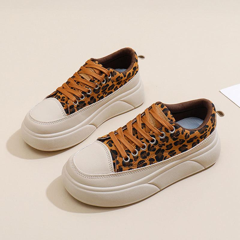 

Наступая на дерьмо, кроссовки на мягкой подошве, женские модели 2025 весна и осень, новая одинарная обувь, повседневная женская обувь на плоской подошве, легкие кеды женские 35 цветной печати леопарда