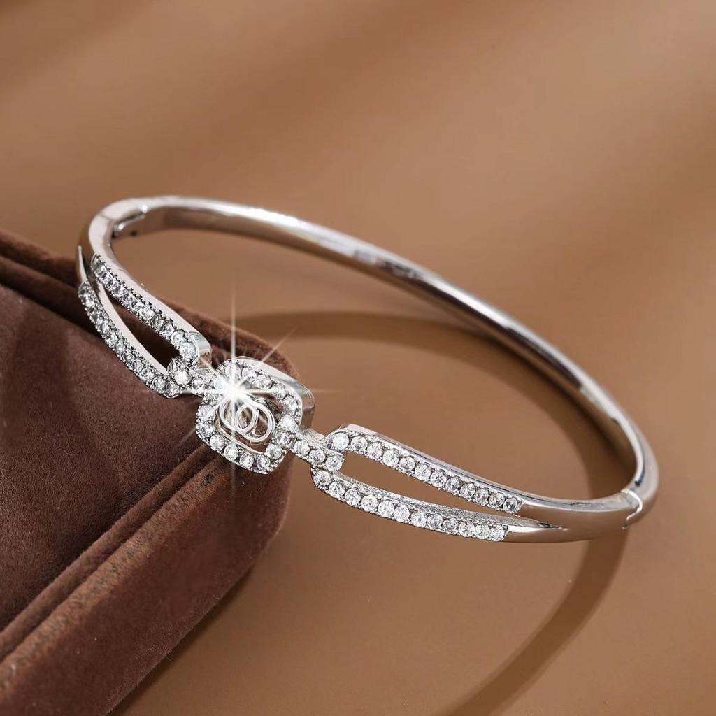 Exquisites 2025 Europäisch-Amerikanisches Nagelarmband mit Zirkon, Luxuriöser Kupferschmuck
