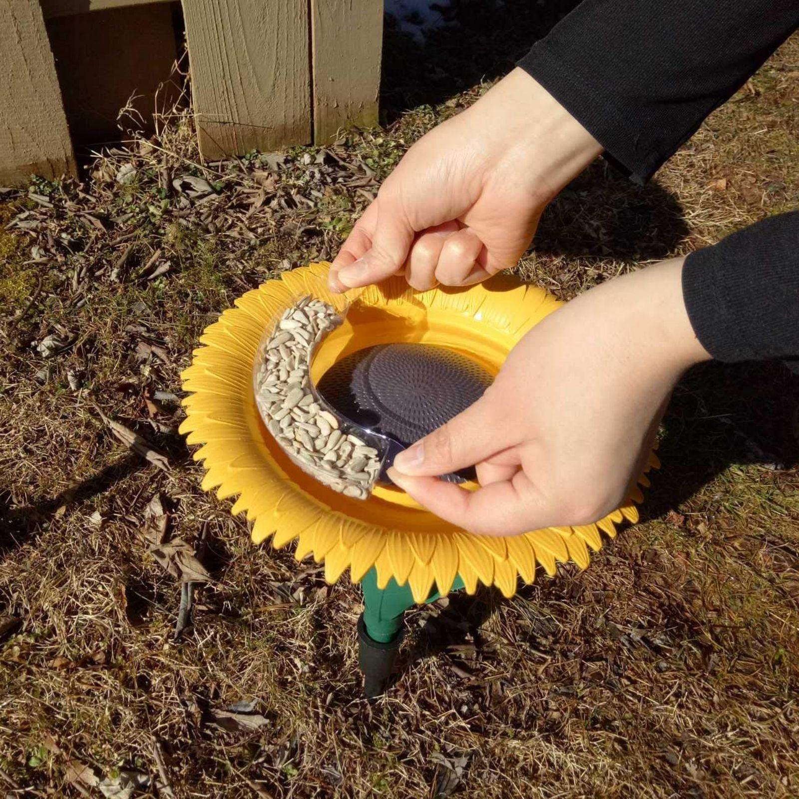 

Sunflower Standing Bird Feeder Outdoor Bird Bath Feeder Bowl Outdoor Garden Decor Stake Wild Bird Watcher Gifts for Bird Lovers One Size жёлтый
