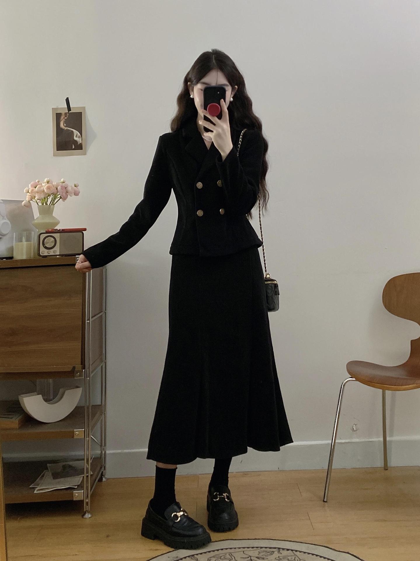 

2025 Winter Plus Size Women s Velvet Corduroy Jacket and Skirt Set XL чорний