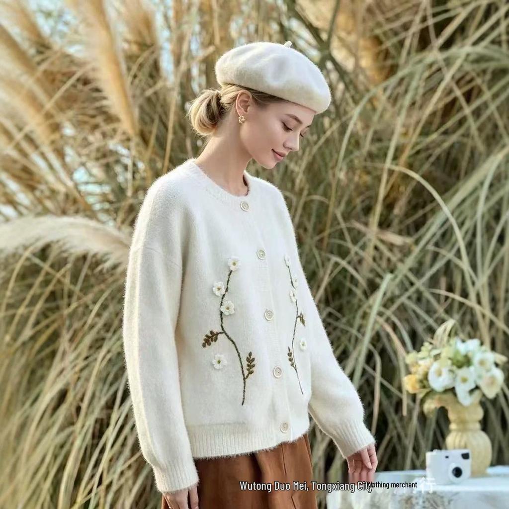 2026 Autumn Winter Women's Floral Embroidered Knit Cardigan, Loose Fit, Slimming, Round Neck, Regular Shoulder, Long Sleeve.