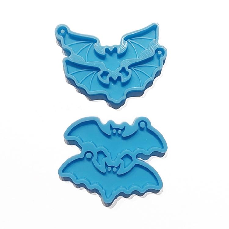 

2 Pieces Pendant Mold Clay Molds Bat Shape DIY Keychain Moulds Silicone Material 1