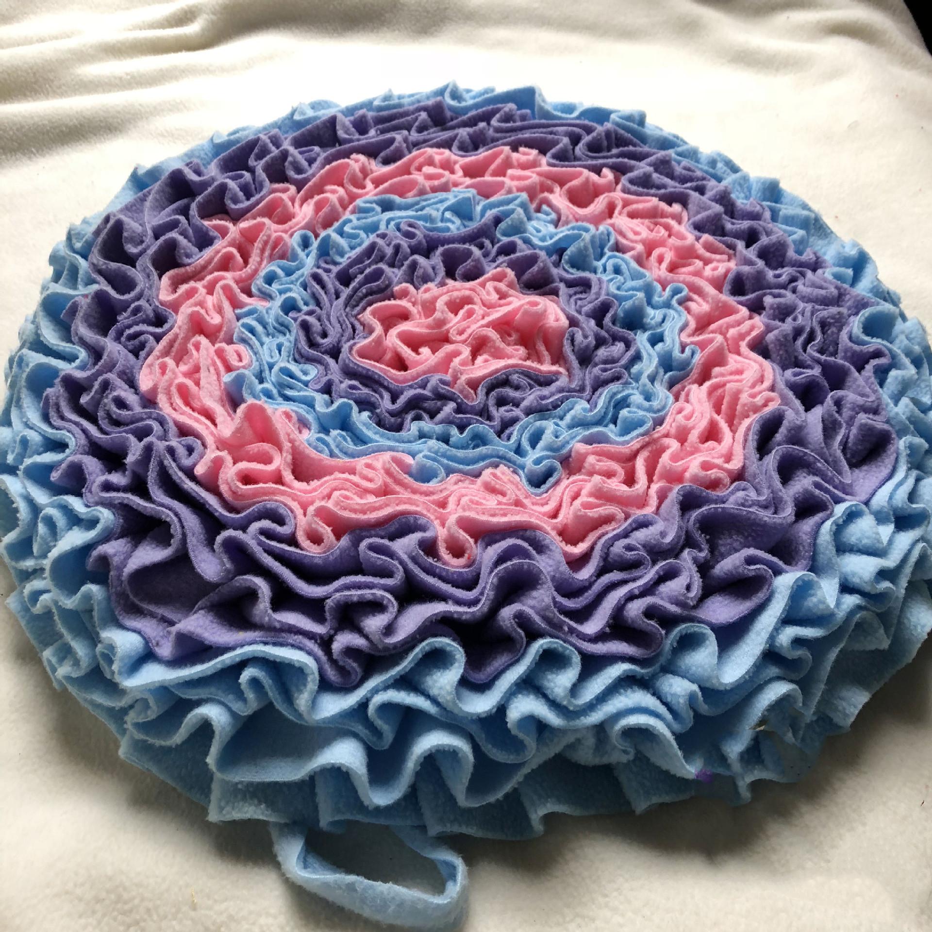 

Домашние животные и собаки нюхают коврик, кошки и собаки нюхают коврик, чтобы не подавиться. 45*45cm