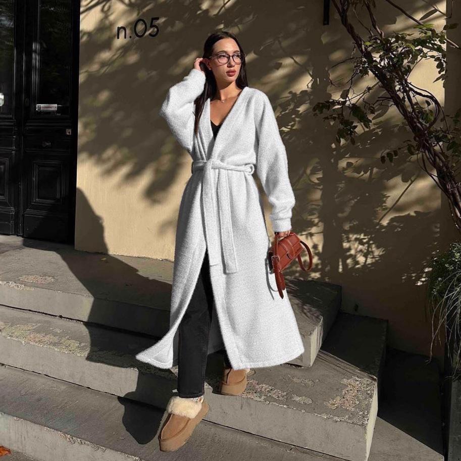 Autumn 2025 Women's Fashion: Warm, Versatile Knitted Cardigan Sweater