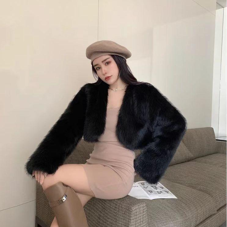 Winter Classic Temperament Lady Plush Short Coat Pure V-neck Casual Style Women's Fox Fur Coat