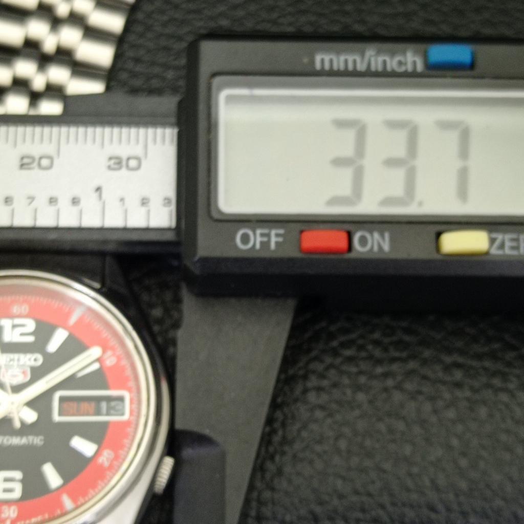USED GENUINE VINTAGE SEIKO 5 AUTOMATIC JAPAN MENS BLACK DIAL WATCH a433325-2 R115-a433325