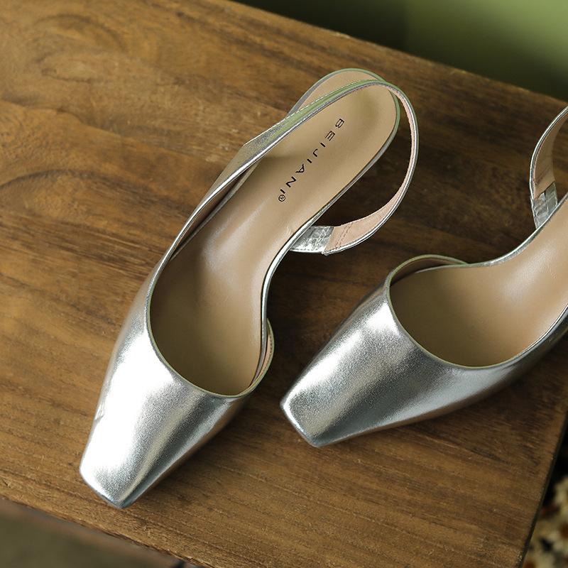 

лакированная кожа ремешок сзади толстый каблук сумка голова сандалии женские весна и лето новые ретро средний каблук высокие каблуки 39 серебряный