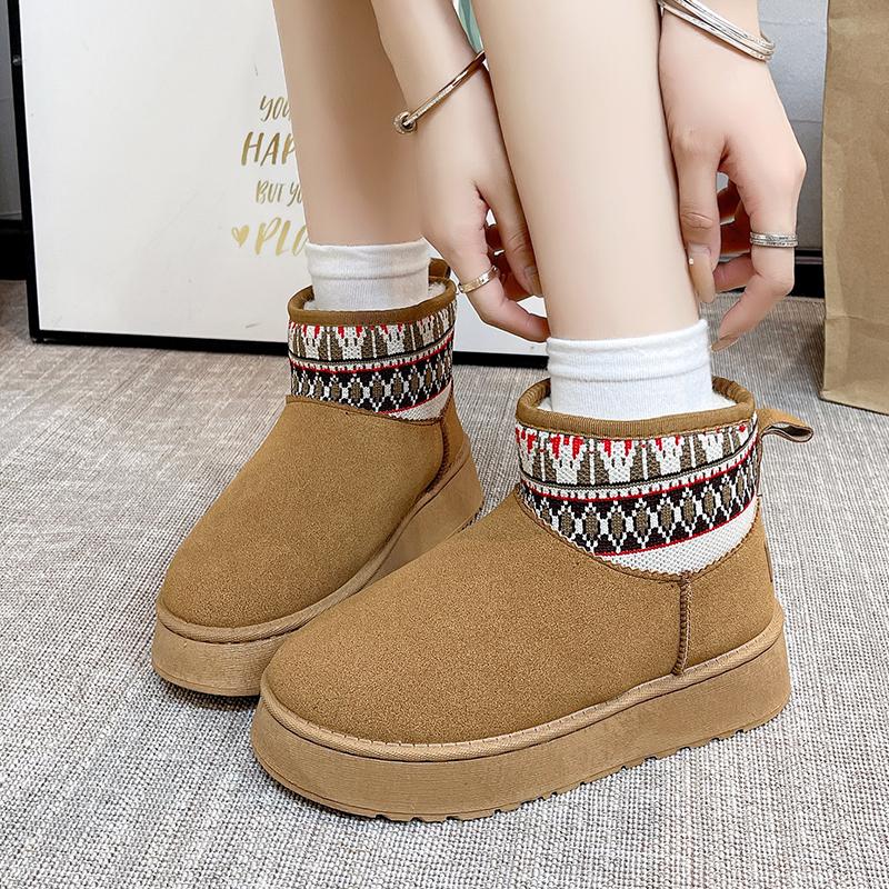 2024 autumn and winter new thick soled ethnic snow boots for women, round toe and thick cotton shoes with added fleece