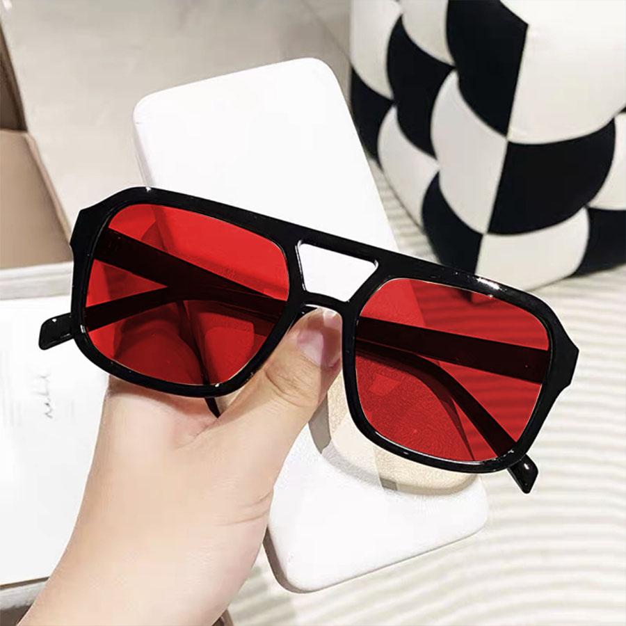 

Fashionable Sunglasses for Women красный